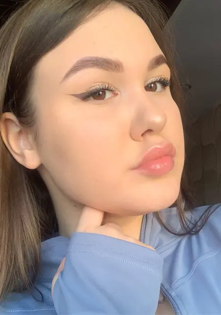 Я Диана, 21, знакомлюсь для общения в Екатеринбурге