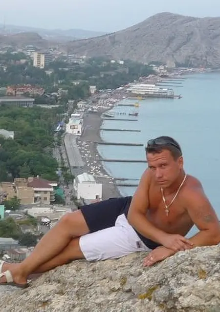 Денис из Красногорска, мне 39, познакомлюсь на одну ночь