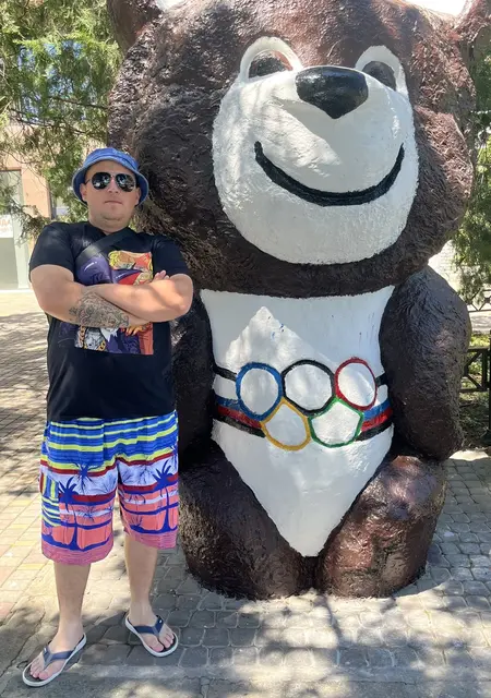 Я Артем, 27, из Москвы, ищу знакомство для постоянных отношений