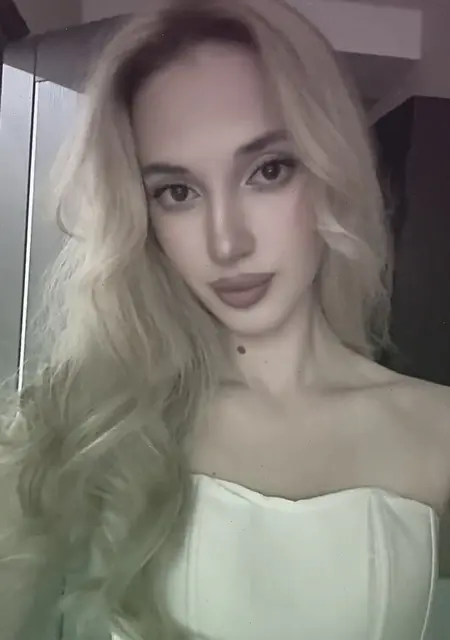 Я Наташа, 25, из Санкт-Петербурга, ищу знакомство для постоянных отношений