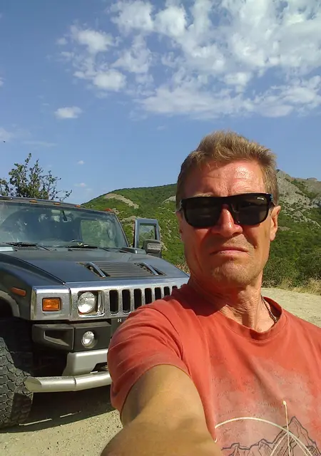 Владимир из Симферополя, мне 60, познакомлюсь без обязательств