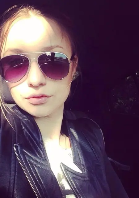 Лиза из Саратова, ищу на сайте постоянные отношения