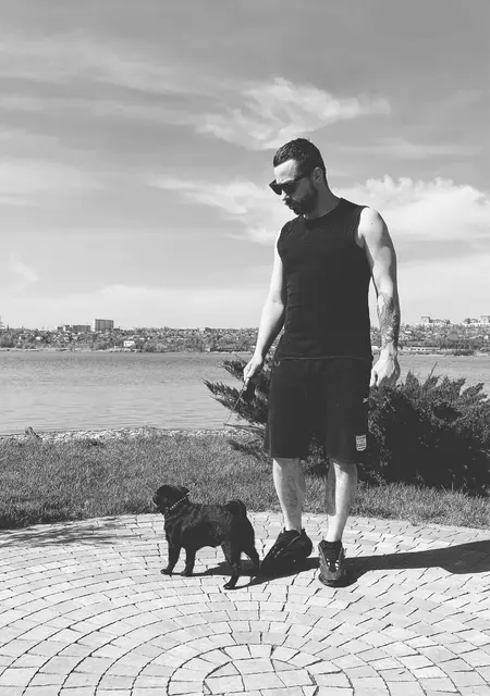 Александр из Геленджика, мне 32, познакомлюсь для приятного времяпровождения