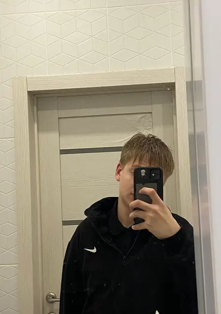 Я Данил, 19, из Омска, ищу знакомство для приятного времяпровождения