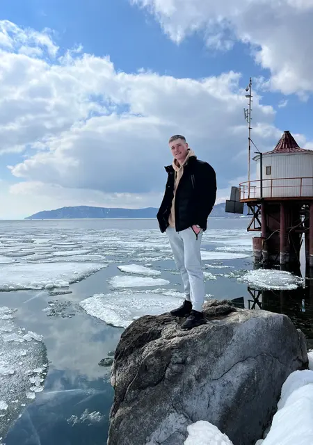 Александр из Кореновска, мне 26, познакомлюсь для приятного времяпровождения