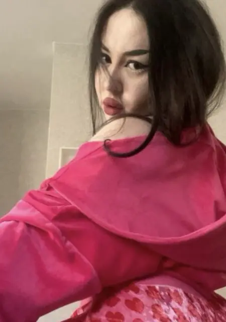 Аделина из Воронежа, ищу на сайте знакомства без обязательств