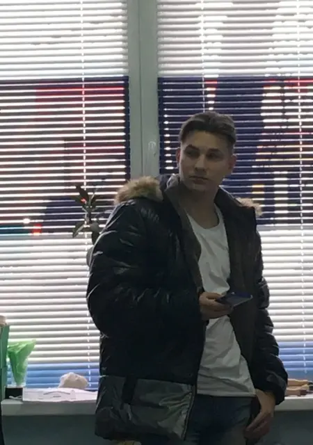 Илья из Шарыпова, мне 23, познакомлюсь для общения