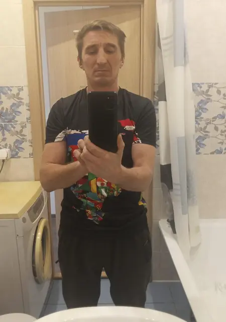 Влад из Кирова, ищу на сайте знакомства на одну ночь