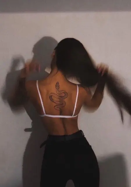 Кристина из Великого Новгорода, мне 23, познакомлюсь для вирта