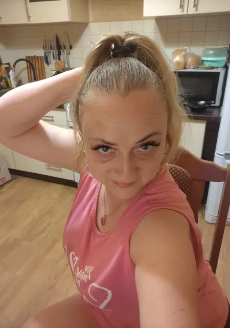 Настя из Павловского Посада, мне 39, познакомлюсь для общения