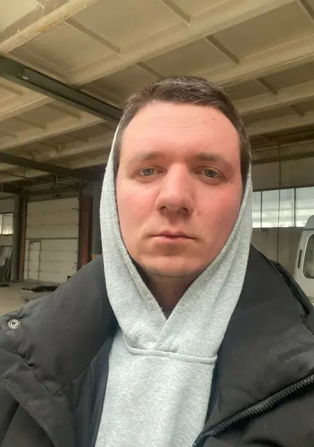 Я Дмитрий, 29, из Миасса, ищу знакомство для постоянных отношений