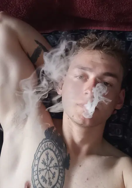 Я Николай, 24, из Краснодара, ищу знакомства на одну ночь