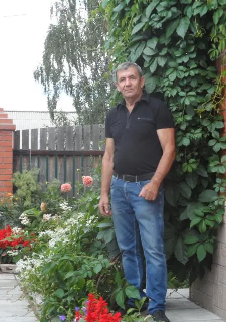 Я Alekc, 65, знакомлюсь без обязательств в Омске