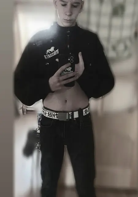 Я Матвей, 18, из Белгорода, ищу знакомства без обязательств