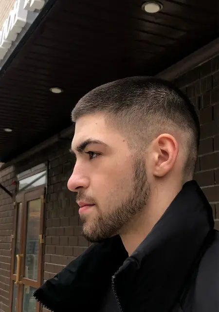 Я Ilya, 19, из Ульяновска, ищу знакомство для постоянных отношений