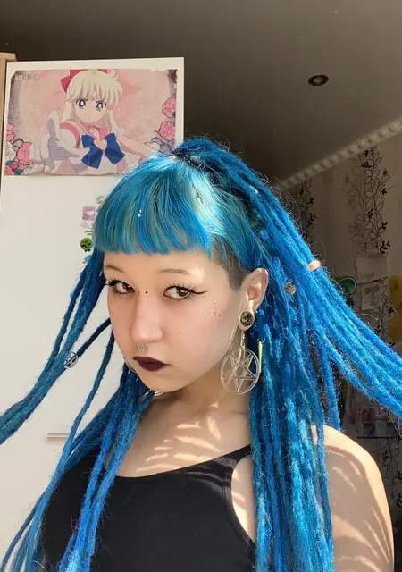 Мила из Тюмени, мне 19, познакомлюсь для приятного времяпровождения