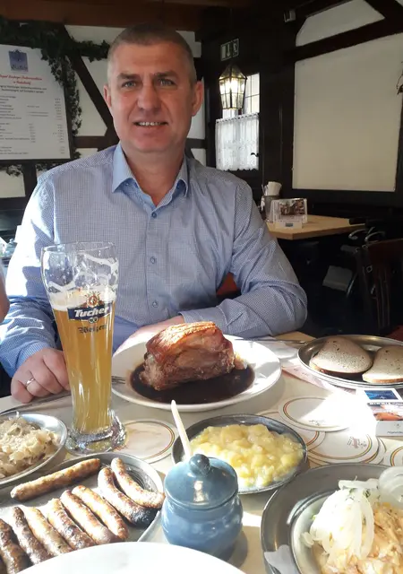 Я Александр, 53, из Уфы, ищу знакомство для приятного времяпровождения