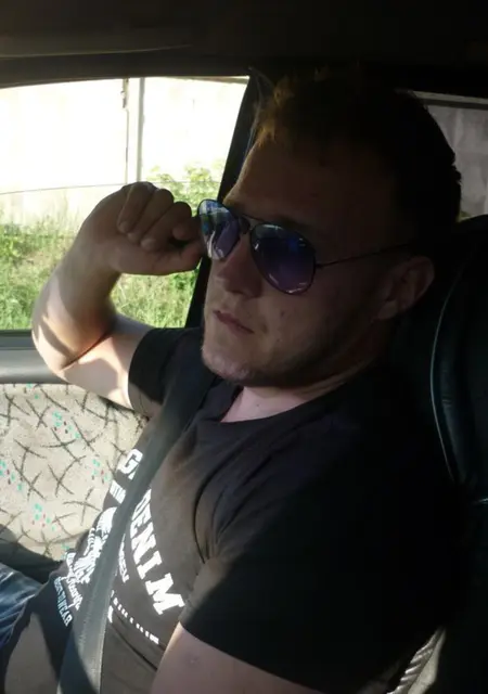 Я Александр, 34, из Щекино, ищу знакомства без обязательств