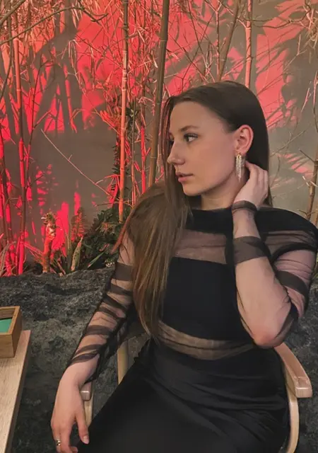 Я Anastasia, 23, из Петрозаводска, ищу знакомства без обязательств