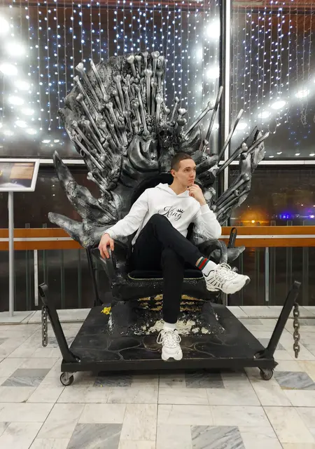 Я Владислав, 24, из Солнечногорска, ищу знакомства на одну ночь