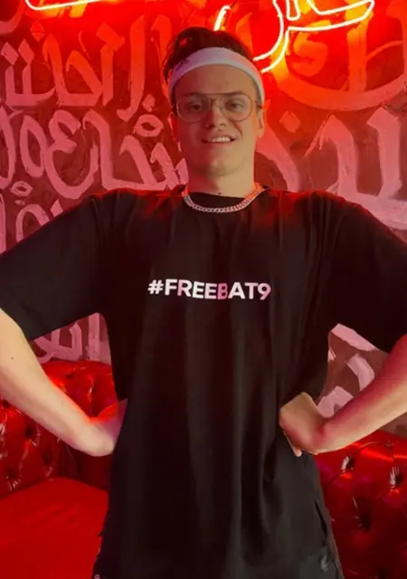 Я Саша, 22, знакомлюсь без обязательств в Каспийске