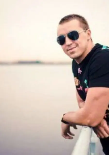 Я Вітя, 31 років з Львова, шукаю знайомства без зобов'язань