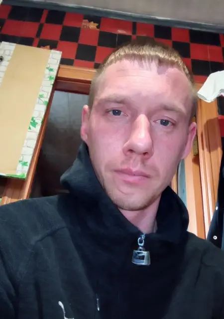 Павел из Уссурийска, мне 35, познакомлюсь без обязательств