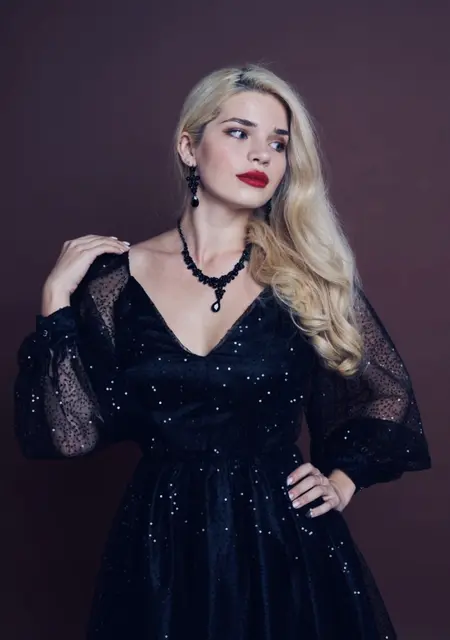 Elisa из Санкт-Петербурга, ищу на сайте приятное времяпровождение