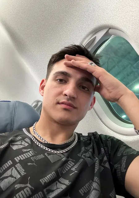 Радмир из Москвы, мне 27, познакомлюсь для постоянных отношений