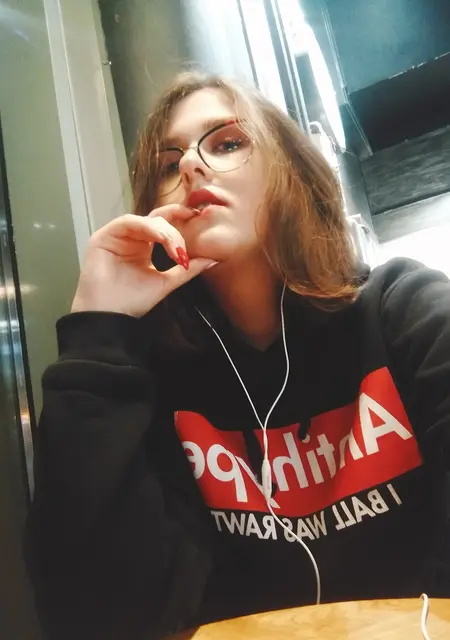 Ира из Серпухова, мне 23, познакомлюсь для приятного времяпровождения