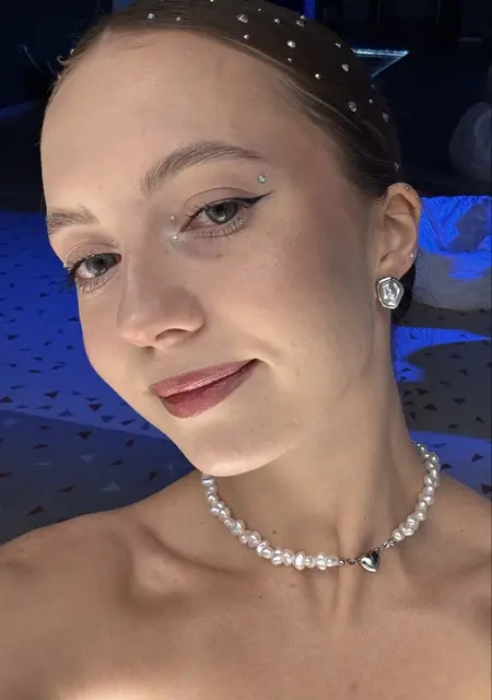Ангелина из Казани, мне 22, познакомлюсь для приятного времяпровождения
