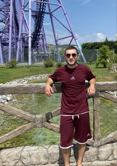 Георгий из Симферополя, мне 23, познакомлюсь на одну ночь
