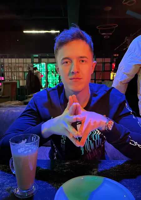 Илья из Энгельса, ищу на сайте знакомства без обязательств