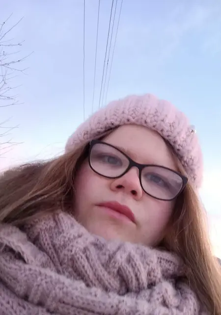 Юлия из Гукова, мне 24, познакомлюсь без обязательств