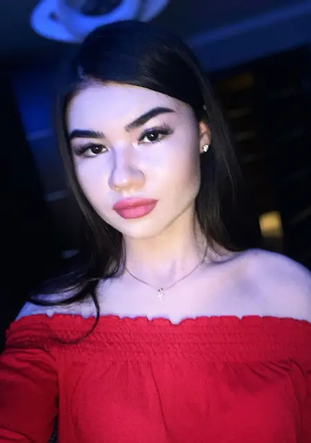 Я Вика, 30, из Санкт-Петербурга, ищу знакомство для вирта