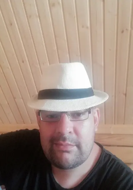 Я Дмитрий, 40, из Серпухова, ищу знакомство для постоянных отношений