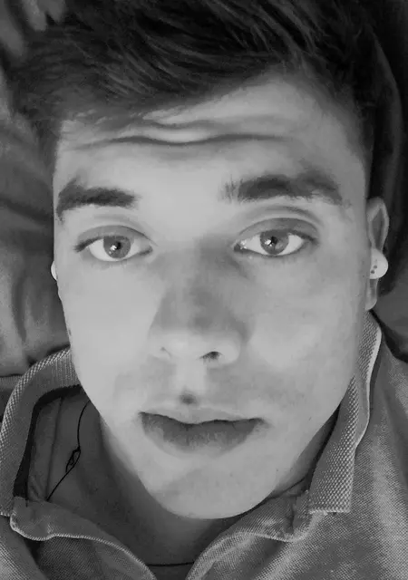 Виталик из Ставрополя, ищу на сайте знакомства на одну ночь