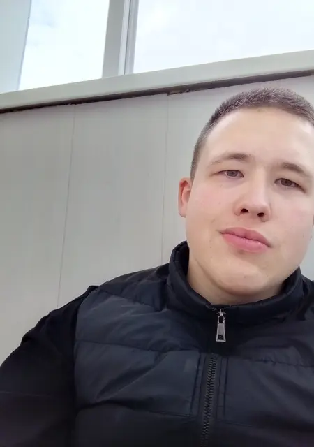 Я Ваня, 21, из Раменского, ищу знакомства без обязательств