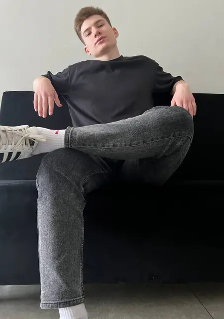 Я Эльдар, 20, из Воронежа, ищу знакомство для общения