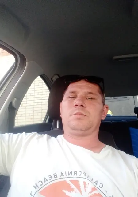 Сергей из Глазова, мне 40, познакомлюсь на одну ночь