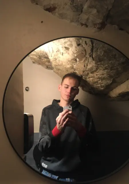 Александр из Каменска, мне 29, познакомлюсь на одну ночь