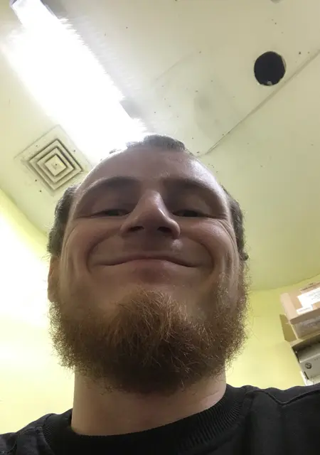 Я Мишка, 30, знакомлюсь на одну ночь в Пущине