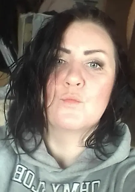 Я Наташа, 42, из Екатеринбурга, ищу знакомства без обязательств