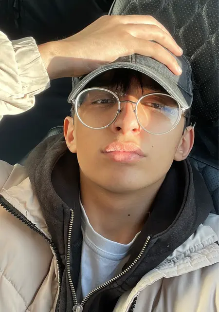 Я Самвел, 18, из Самары, ищу знакомства на одну ночь