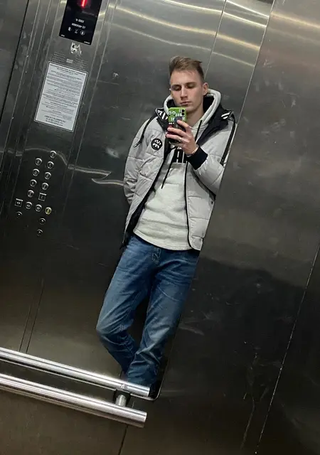 Иван из Уссурийска, ищу на сайте знакомства на одну ночь