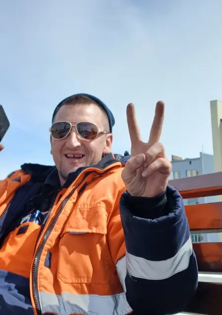 Павел из Орска, ищу на сайте знакомства на одну ночь