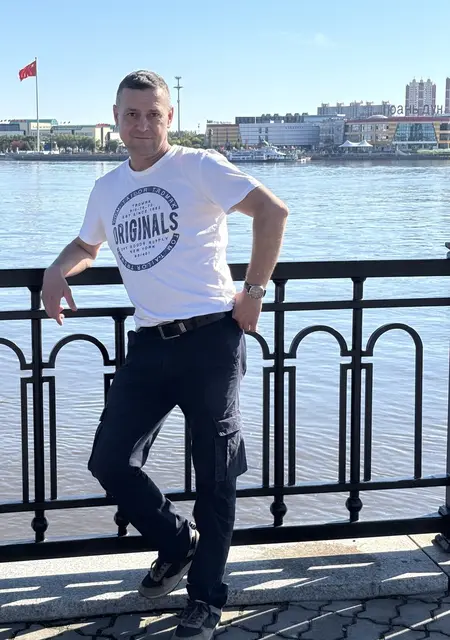 Я Александр, 48, из Санкт-Петербурга, ищу знакомства без обязательств