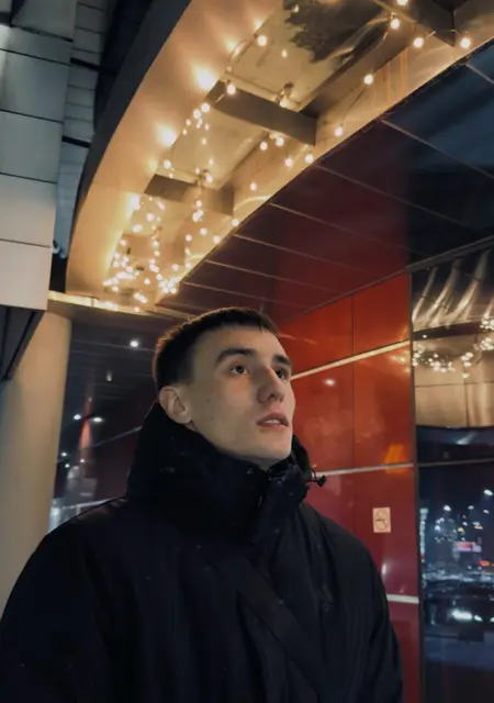 Дмитрий из Барнаула, мне 18, познакомлюсь для приятного времяпровождения