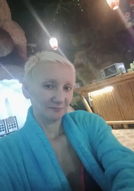 Я Ольга, 50, знакомлюсь на одну ночь в Санкт-Петербурге