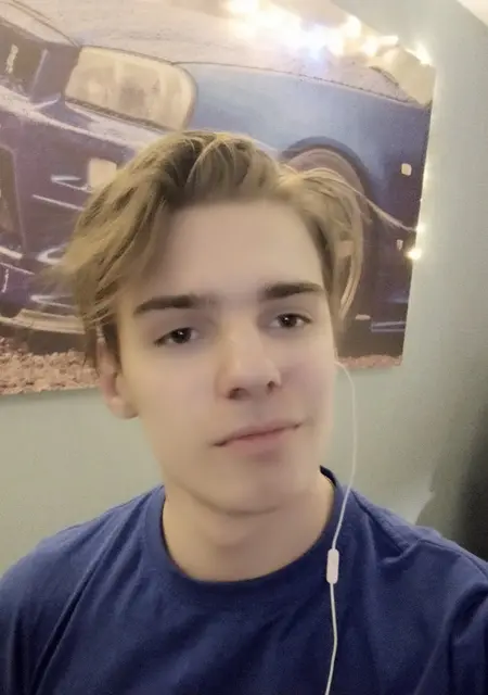 Я Энтони, 21, знакомлюсь для приятного времяпровождения в Тюмени